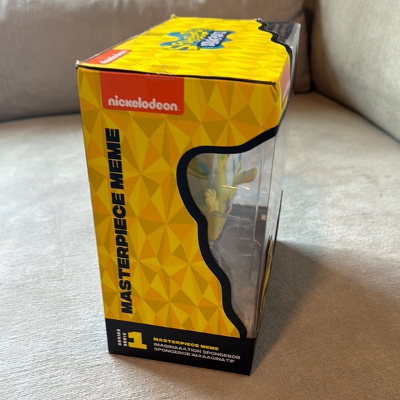 Nickelodeon SpongeBob SquarePants Action Figure - Yellow and Brown - Picture 3 of 6